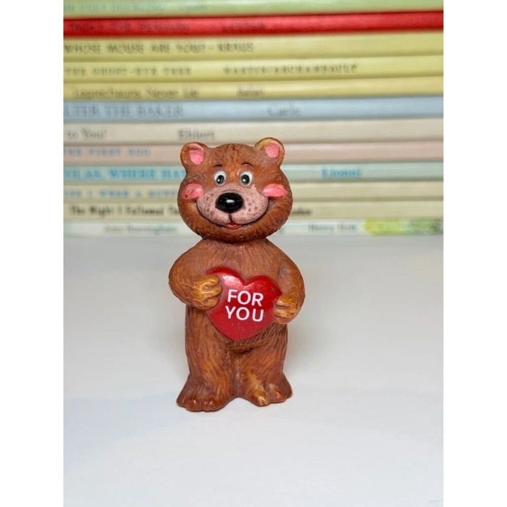 Vintage 1988 Cleo Gibson Greetings Bear With Love You Heart Resin Figurine